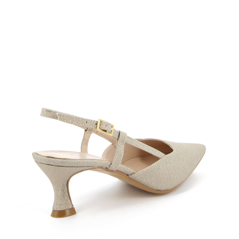 Slingback décolleté with beige wedding band