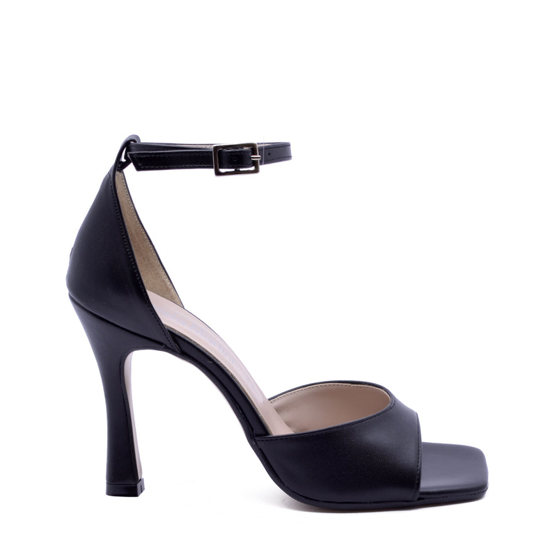 Beatrice Sandal with Black Strap