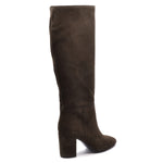 Lorena Crosta T.Moro boot